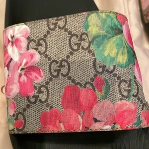 Gucci bloom slide’s Authentic.